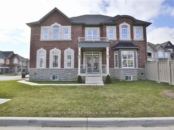 8 Arrowstone Ct, Brampton, ON L6R 3T5