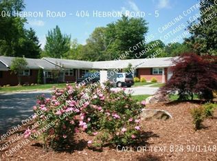 404 Hebron Rd APT 5, Hendersonville, NC 28739