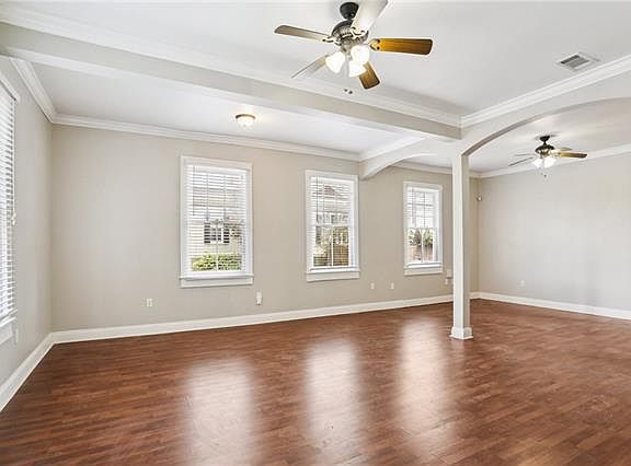5th image of 903 Pelican St