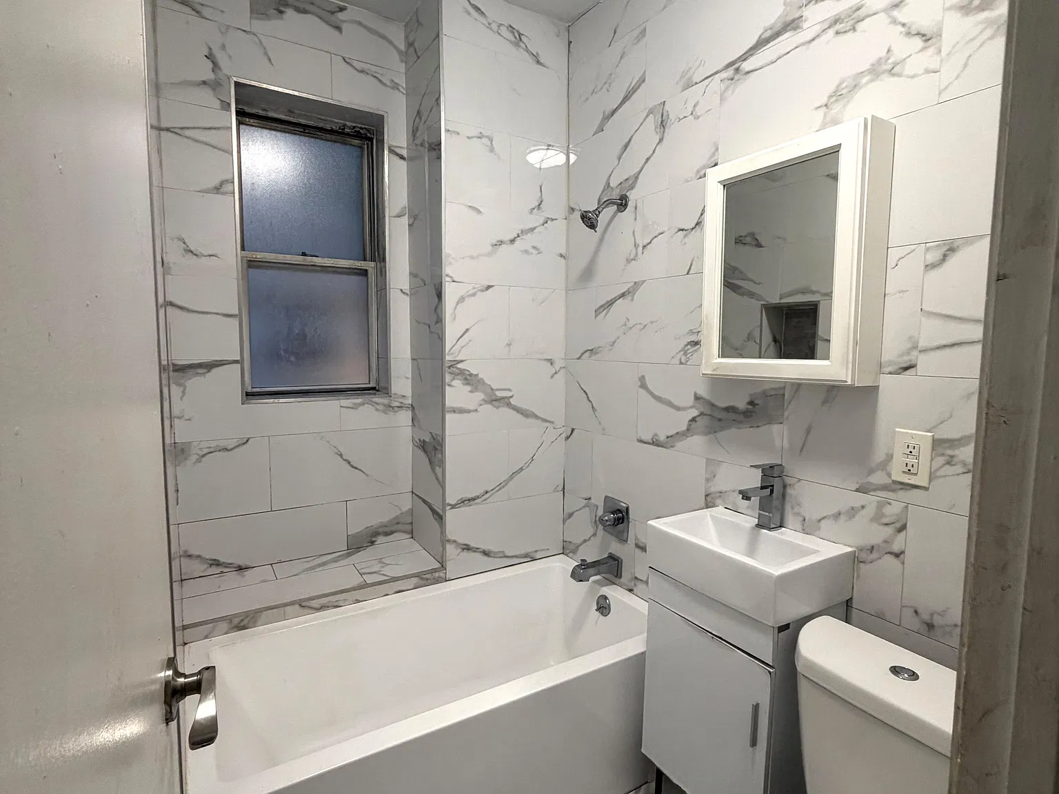 332 61st St — Photo 3