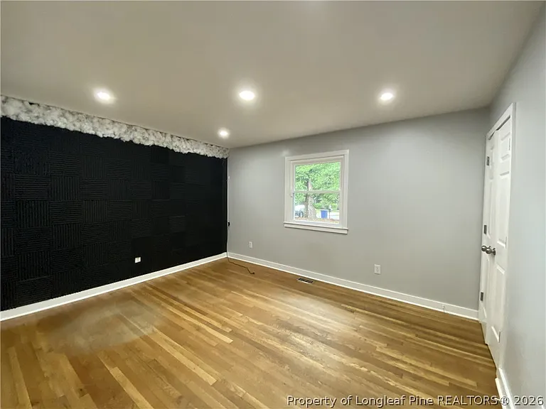 290 Lemont Dr — Photo 11