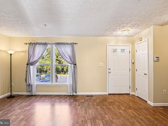 5th image of 123 Foxbay Ln