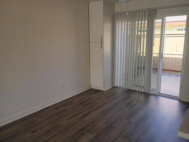 Huntington Garden Apartments — Photo 69