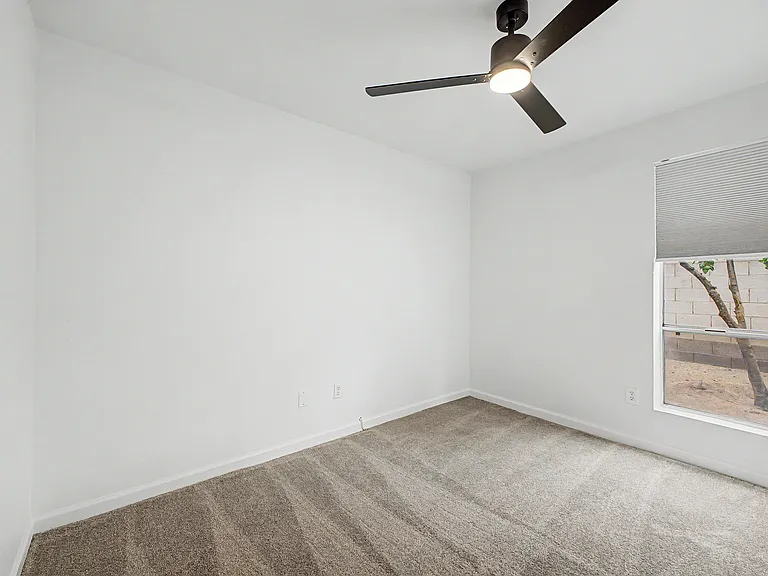 15837 N 47th Pl — Photo 23