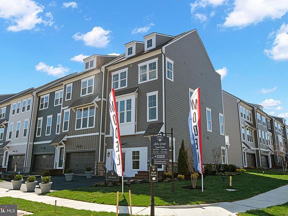 2nd image of 1744 Blue Spruce St