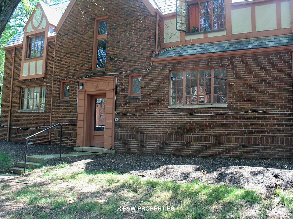 440-450 Rhoads Ave
