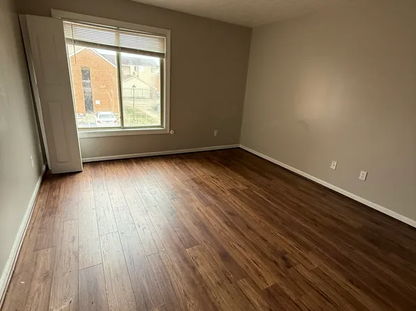 30 Pacific Dr, Hampton, VA 23666