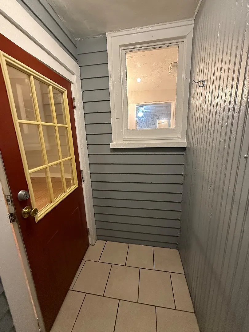 310 W Maple St - Unit 5 — Photo 1