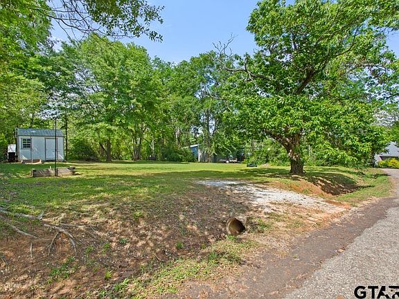 4th image of 20012 Northside Dr