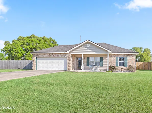 105 Glenfield St, Youngsville, LA 70592
