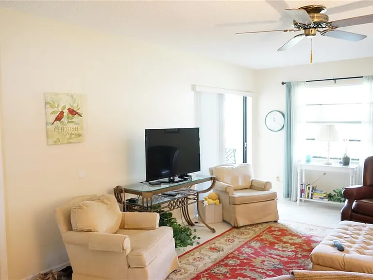 2102 Hereford Dr #513 — Photo 4