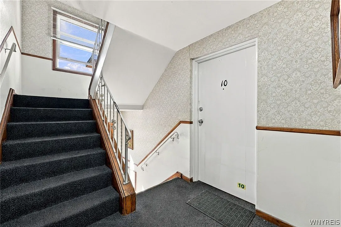 2 bed, 1.0 bath, 980 sqft, $1,450 — Photo 2