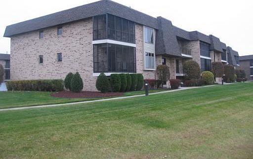 1st image of 15700 Foxbend Ct APT 1N