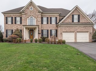 18317 Kemper Lakes Ct, Leesburg, VA 20176