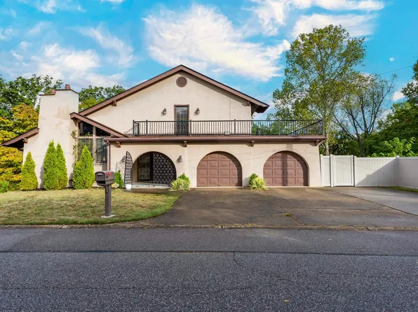 48 Hamill Rd, Huntington, WV 25701