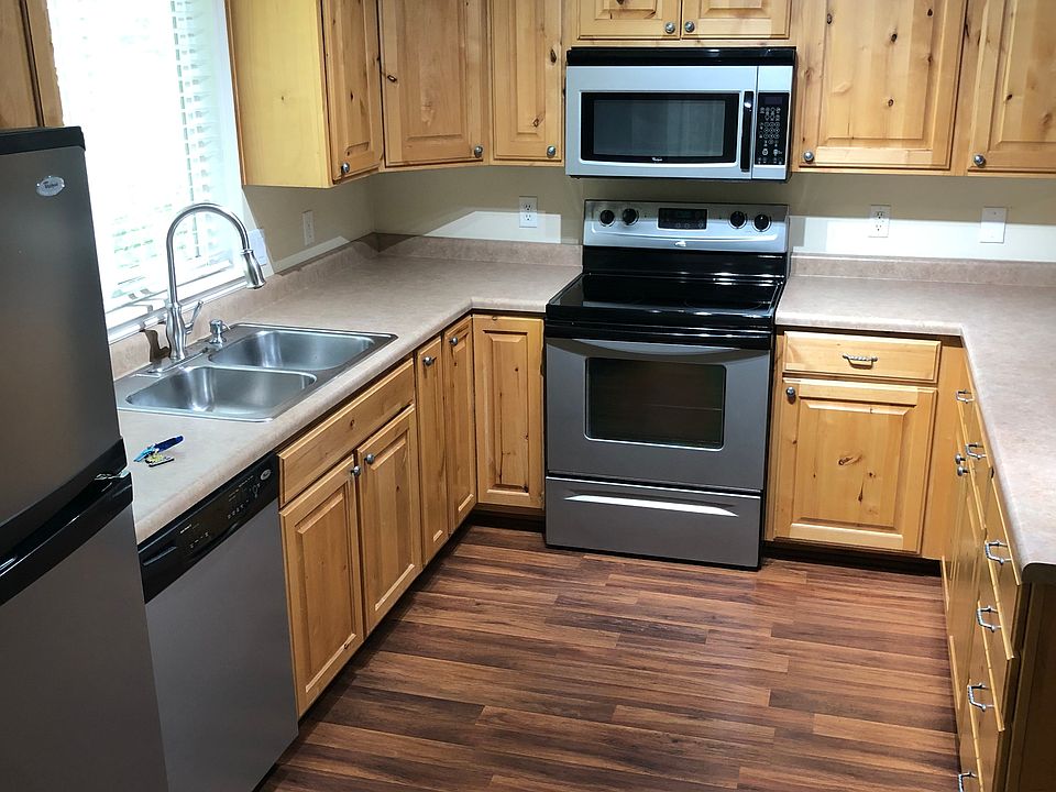 Open, eat-in kitchen