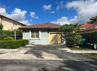 16075 SW 69th Ter, Miami, FL 33193