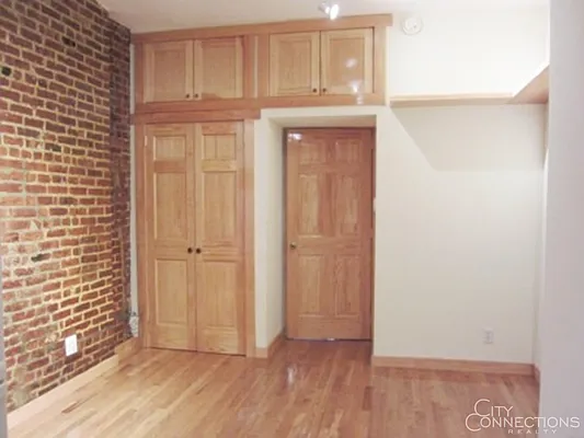 Rented by City Connections Realty | media 9