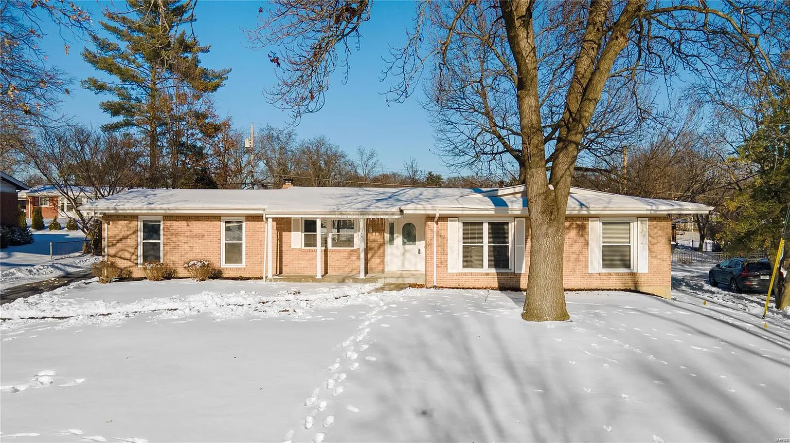 344 Sudbury Ln photo 1