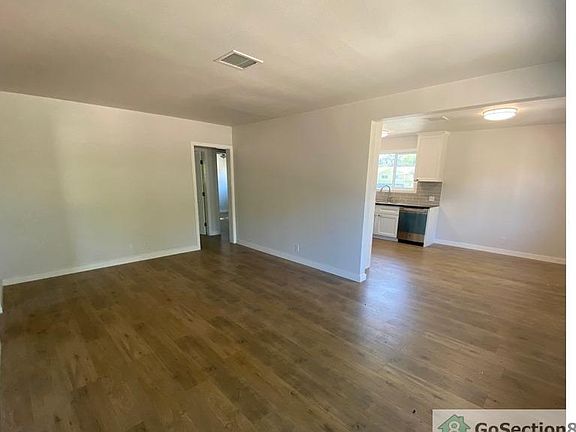 3rd image of 4600 Vineland Ave #3