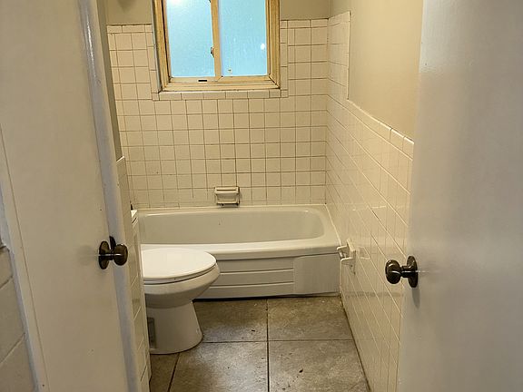 2nd image of 2671 Daman Courtsuite St #B