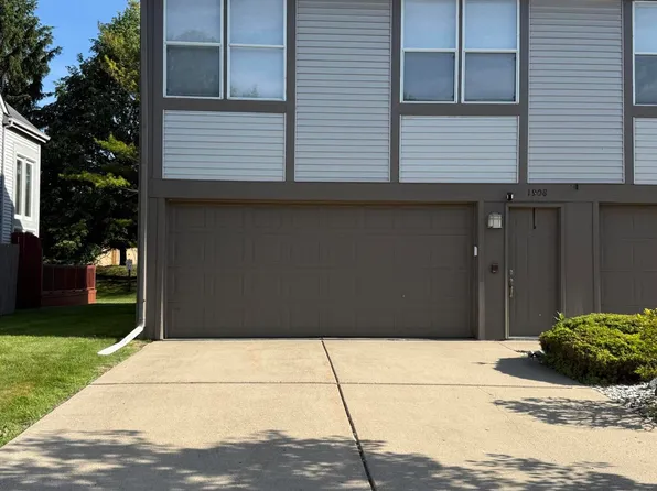 1908 Lourdes Ct, Lansing, MI 48910