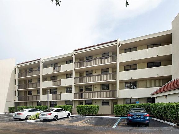 3rd image of 115 Lake Emerald Drive #105