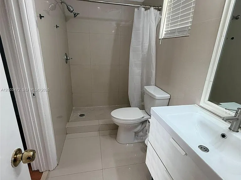 20200 NE 27th Ct #35 — Photo 13