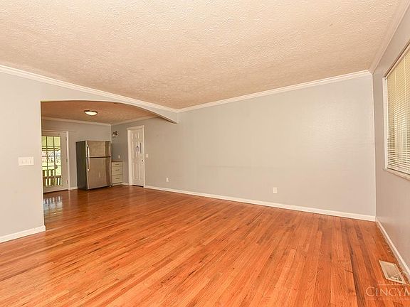 5th image of 9883 Overview Ln