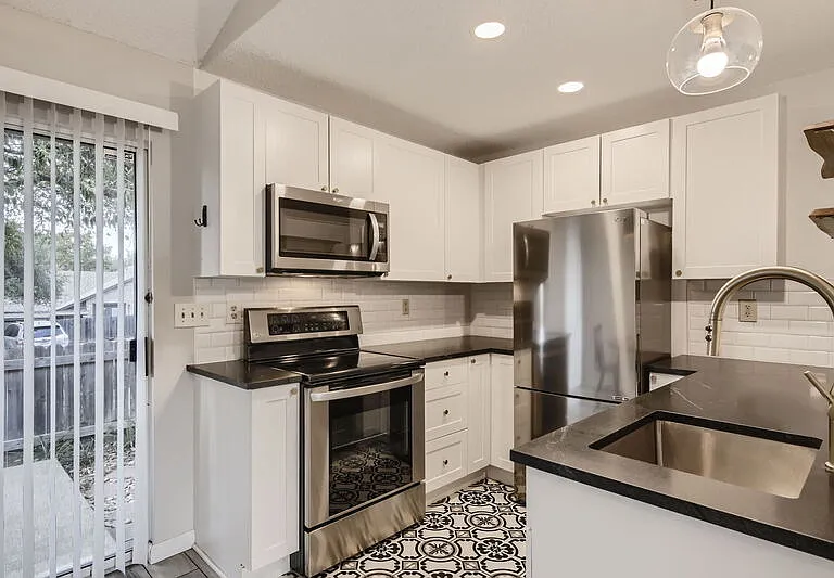 1015 E Yager Ln #141 — Photo 11