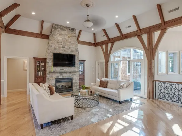 97 Fox Run Rd, Bolton, MA 01740