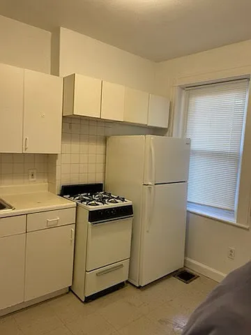 Studio, 9999 sqft, $2,200 — Photo 1