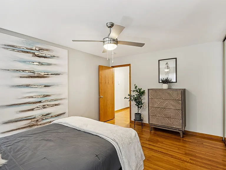 13-web-or-mls-Kennedy Dr-S0611-013