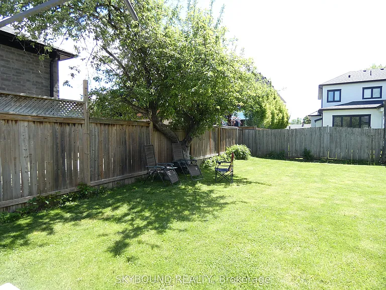 98 Barton St #2 — Photo 12
