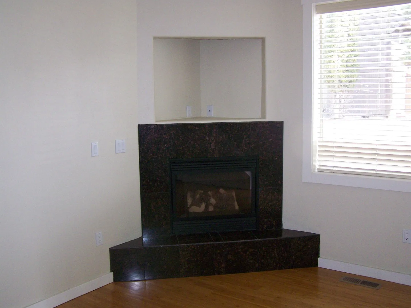 812 W Oregon Ave — Photo 3