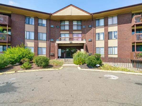 1209 Cromwell Hills Drive #1209, Cromwell, CT 06416