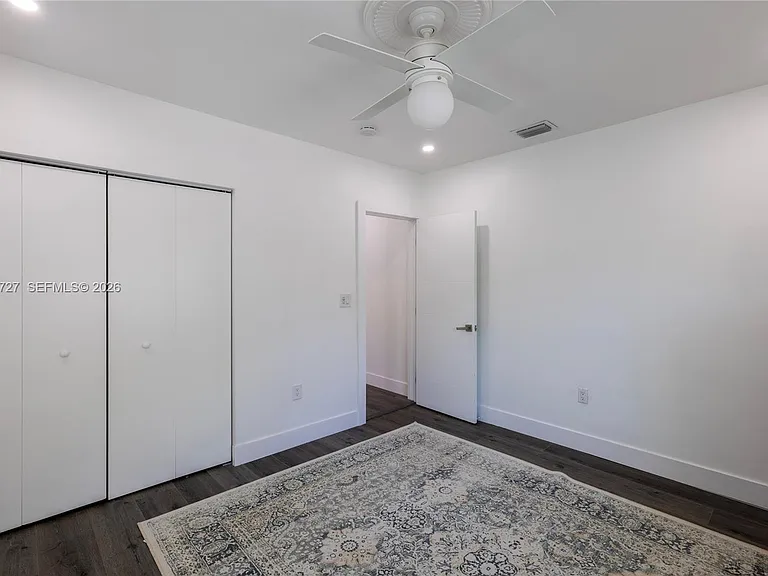 1950 SW 13th St — Photo 15