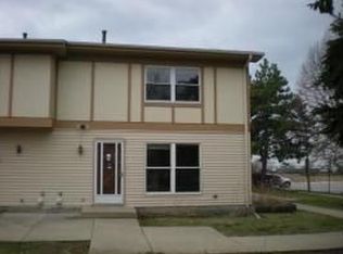 1A Fernwood Dr #A, Bolingbrook, IL 60440