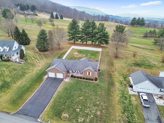 2nd image of 468 Fountain Springs Dr