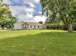 229 Stockholm Rd, Paxton, IL 60957