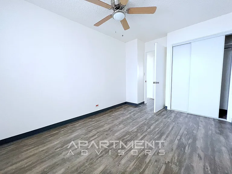 1218 N School St — Photo 6