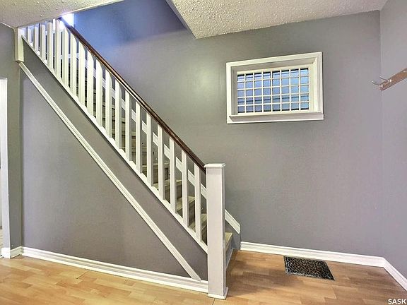 5th image of 2066 Wallace STREET
