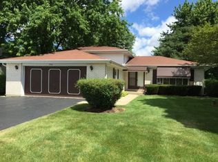 946 Edward St, Wheeling, IL 60090