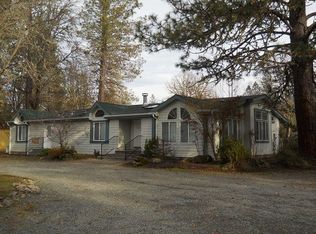270 Queens Branch Rd, Rogue River, OR 97537