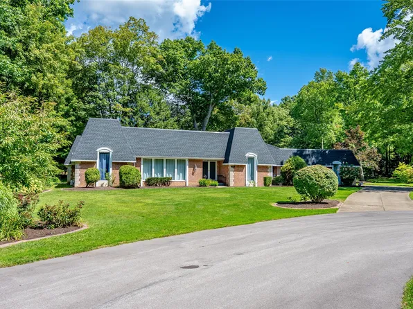 3707 Guilford Dr, Erie, PA 16506