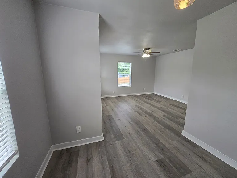 501A Parkdale Ave — Photo 5