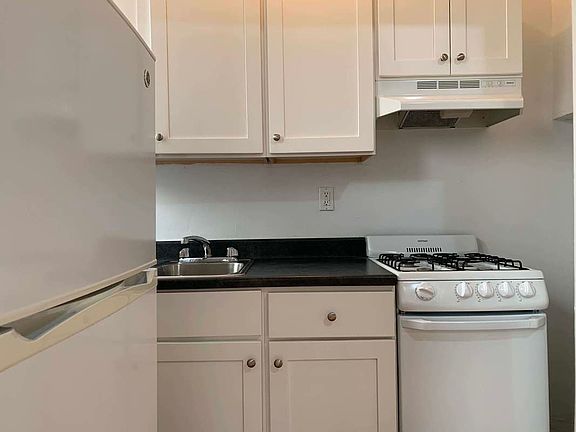3rd image of 45-35 44th St #6L