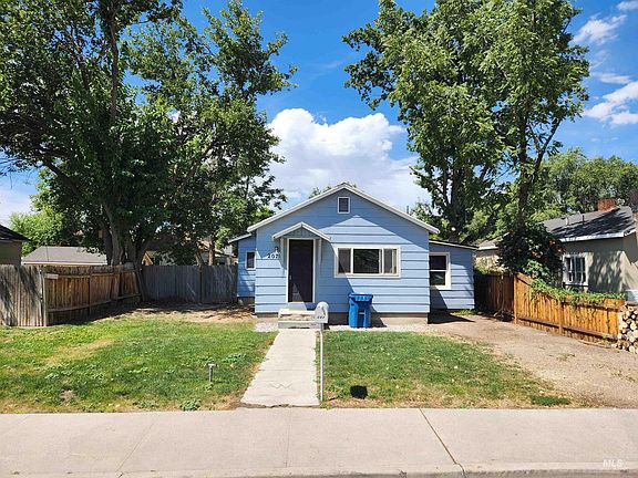 5th image of 207 9th Ave N