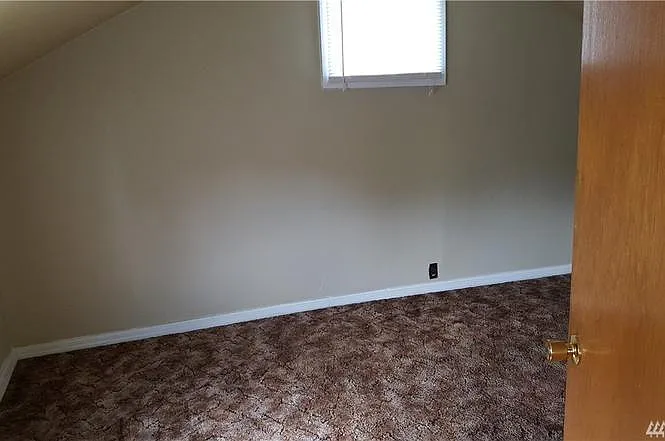 40505 basin northwest street — Photo 2