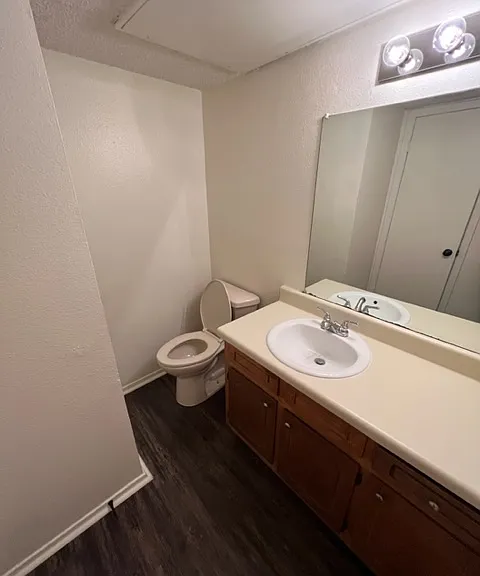 201 W Spence St #8-A — Photo 5